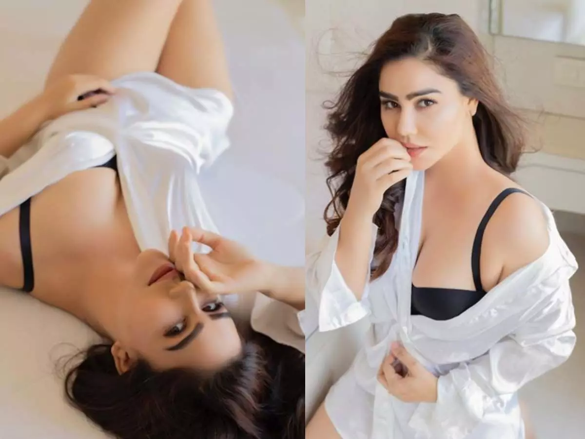 Kangna SharmaSexy Video Photos: Kangna Sharma ने फिर लगाया बोल्डनेस का तड़का, सोशल मीडिया पर शेयर किया बेहद Sexy वीडियो Kangna SharmaSexy Video Photos: Kangna Sharma ने फिर लगाया बोल्डनेस का तड़का, सोशल मीडिया पर शेयर किया बेहद Sexy वीडियो