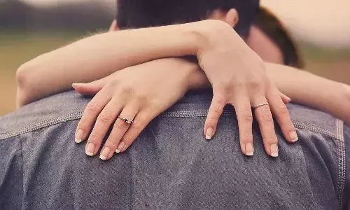 MP News: 23 की लड़की को हुआ 50 साल के फूफा से प्यार, मां बन रही थी बाधा तो कर गई बड़ा कांड MP News: 23 की लड़की को हुआ 50 साल के फूफा से प्यार, मां बन रही थी बाधा तो कर गई बड़ा कांड