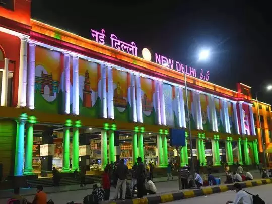 नई दिल्‍ली रेलवे स्टेशन पर 11 फर्जी टीटीई ड्यूटी करते हुए पकड़े, जानिए पूरा मामला