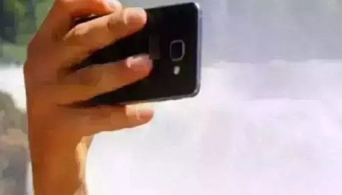 बांदा से जानलेवा सेल्फी ,जानिए क्या है पूरा मामला बांदा से जानलेवा सेल्फी ,जानिए क्या है पूरा मामला