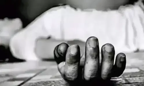 सफदरजंग अस्पताल में इंटर्नशिप कर रही मेडिकल की छात्रा ने पंखे से लटककर की खुदखुशी, सुसाइड नोट में लिखी ये बातें सफदरजंग अस्पताल में इंटर्नशिप कर रही मेडिकल की छात्रा ने पंखे से लटककर की खुदखुशी, सुसाइड नोट में लिखी ये बातें