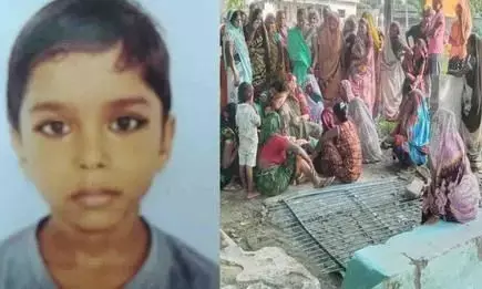 उन्नाव में प्राथमिक स्कूल का खंभा सहित गिरा गेट, बच्चे की मौत, बड़ा भाई घायल उन्नाव में प्राथमिक स्कूल का खंभा सहित गिरा गेट, बच्चे की मौत, बड़ा भाई घायल