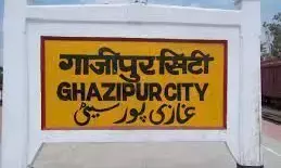 गाजीपुर केमिस्ट एंड ड्रगिस्ट एसोसिएशन ने जनता की शिकायत और समस्या को लेकर मेडिकल कॉलेज के प्राचार्य से की मुलाकात