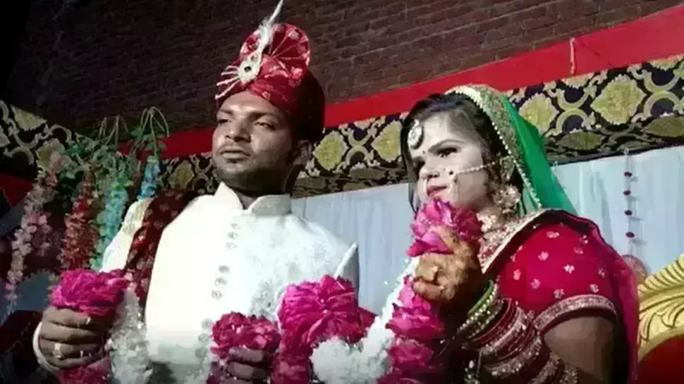 ससुरालियों को नींद की गोलियां खिलाकर जेवरात व लाखो कैश लेकर लुटेरी दुल्हन प्रेमी के साथ हुई फरार,सीसीटीवी मे कैद हुई वारदात ससुरालियों को नींद की गोलियां खिलाकर जेवरात व लाखो कैश लेकर लुटेरी दुल्हन प्रेमी के साथ हुई फरार,सीसीटीवी मे कैद हुई वारदात