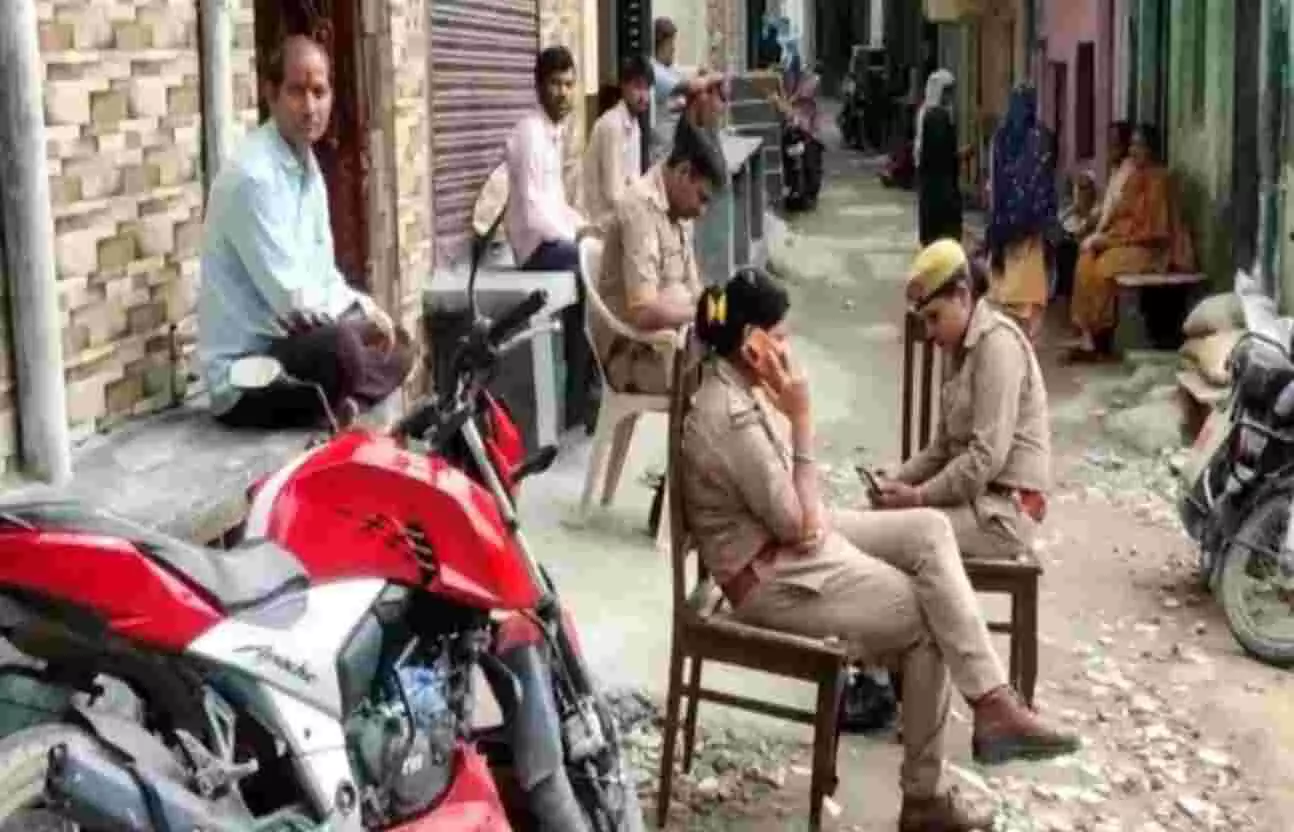 नोएडा में किराए का मकान मांगने के बहाने लूटपाट, महिला ने विरोध किया तो ले ली जान नोएडा में किराए का मकान मांगने के बहाने लूटपाट, महिला ने विरोध किया तो ले ली जान