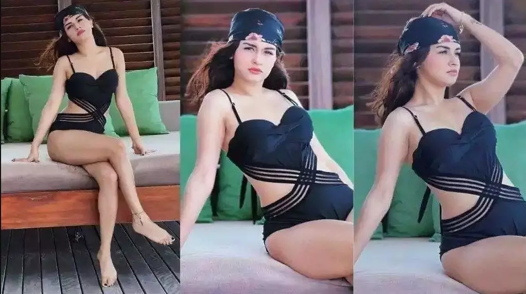 Avneet Kaur Sexy Video Photos: अवनीत कौर ने Sexy स्विमसूट पहन बढ़ाया टेम्परेचर, यूजर्स बोले-स्विमिंग पूल में लगा दी आग Avneet Kaur Sexy Video Photos: अवनीत कौर ने Sexy स्विमसूट पहन बढ़ाया टेम्परेचर, यूजर्स बोले-स्विमिंग पूल में लगा दी आग
