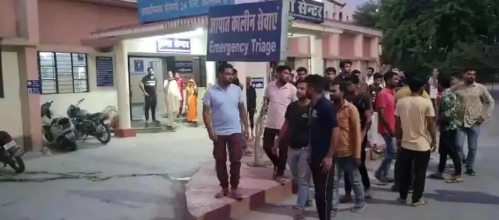 उत्तराखंड में सड़क दुर्घटना में चाचा- भतीजे की दर्दनाक मौत, चार घायल