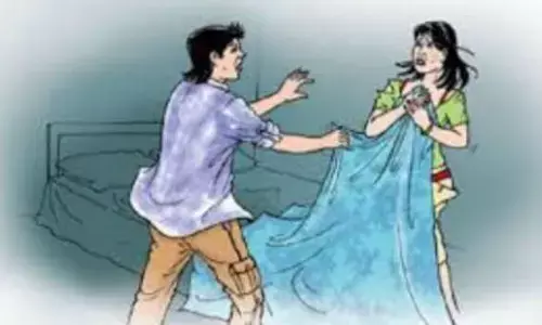 एक 20 वर्षीय युवती से छेड़खानी पूछताछ को पहुंचा पिता तो की मारपीट ,वीडियो सोशल मीडिया पर वायरल, पुलिस ने आरोपी को किया गिरफ्तार एक 20 वर्षीय युवती से छेड़खानी पूछताछ को पहुंचा पिता तो की मारपीट ,वीडियो सोशल मीडिया पर वायरल, पुलिस ने आरोपी को किया गिरफ्तार