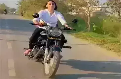 गाजियाबाद की बुलेट रानी शिवांगी डबास जेल से जमानत पर आयी, बाहर कही यह बात