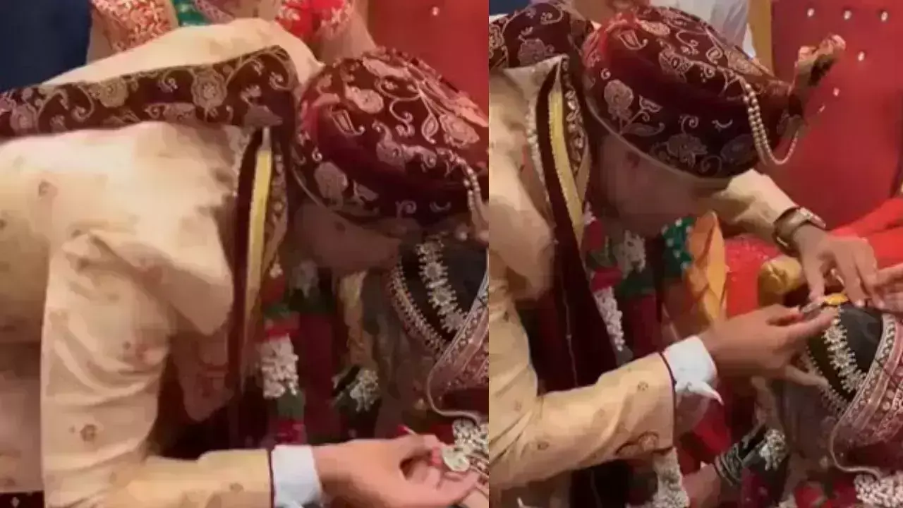 दुल्हन की मांग भरते समय दूल्हे ने किया किस यह नजारा देख दुल्हन और उसकी मां शर्म से पानी हो गयी दुल्हन की मांग भरते समय दूल्हे ने किया किस यह नजारा देख दुल्हन और उसकी मां शर्म से पानी हो गयी