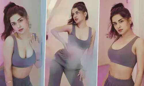 Avneet Kaur Sexy Video Photo: अवनीत कौर ने स्पोर्ट्स ब्रा पहनकर दिखाया हसीन अवतार, सेक्सी स्टाइल में आई नजर Avneet Kaur Sexy Video Photo: अवनीत कौर ने स्पोर्ट्स ब्रा पहनकर दिखाया हसीन अवतार, सेक्सी स्टाइल में आई नजर