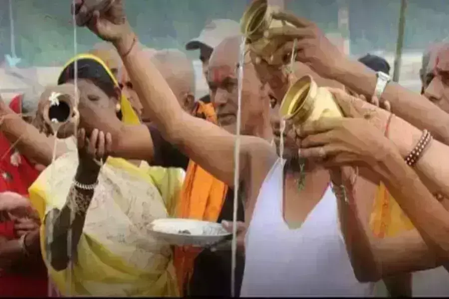 श्राद्ध पक्ष मे क्यों किया जाता है पिंडदान आखिर पिंडदान का क्या है महत्व श्राद्ध पक्ष मे क्यों किया जाता है पिंडदान आखिर पिंडदान का क्या है महत्व