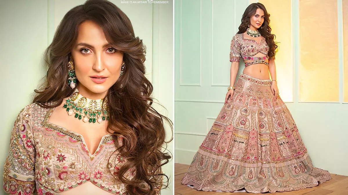 Elli AvrRam Sexy Video Photo: Elli AvrRam ने सेक्सी देसी लुक में ढाया कहर, एक्ट्रेस की खूबसूरती देख लट्टू हुए यूजर्स Elli AvrRam Sexy Video Photo: Elli AvrRam ने सेक्सी देसी लुक में ढाया कहर, एक्ट्रेस की खूबसूरती देख लट्टू हुए यूजर्स
