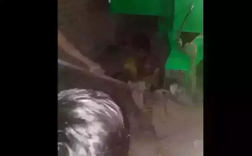 प्रेमिका से मिलने गया प्रेमी घरवालों ने पकड कर दी तालिबानी सजा ,जानिए क्या है पूरा मामला प्रेमिका से मिलने गया प्रेमी घरवालों ने पकड कर दी तालिबानी सजा ,जानिए क्या है पूरा मामला