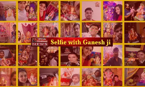 गणेश चतुर्थी पर गणेश जी के साथ सेल्फी गणेश चतुर्थी पर गणेश जी के साथ सेल्फी