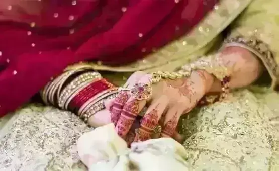 लुटेरी दुल्हन जेवर और नकदी लेकर फरार अब पीडित ने लुटेरी दुल्हन और रिश्तेदारों पर मामला कराया दर्ज लुटेरी दुल्हन जेवर और नकदी लेकर फरार अब पीडित ने लुटेरी दुल्हन और रिश्तेदारों पर मामला कराया दर्ज