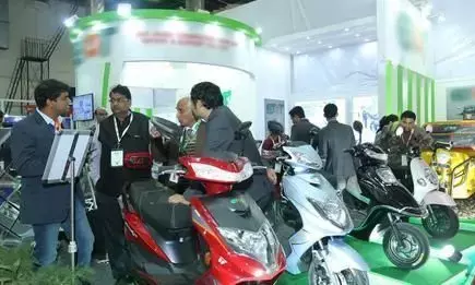 दिल्ली एनसीआर के लिए 100 इलेक्ट्रिक गाड़ियाँ हुई लॉंच, मात्र 10 मिनट में चार्ज करने से चलेगी 200 किलोमीटर