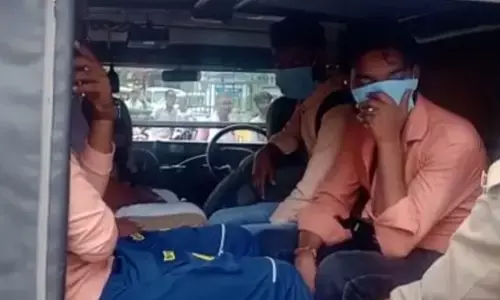 बदायूं के अजंता होटल में पुलिस की रेड आपत्ति जनक हालत में मिले पांच जोड़े बदायूं के अजंता होटल में पुलिस की रेड आपत्ति जनक हालत में मिले पांच जोड़े