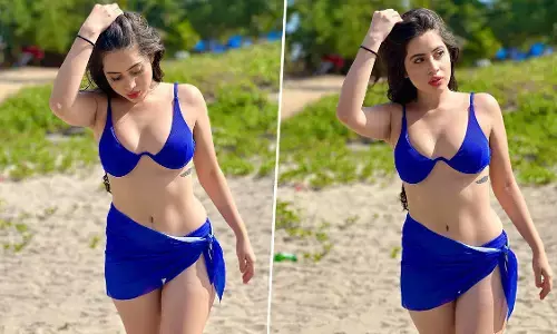 Urfi Javed Sexy Video Photo: उर्फी जावेद ने सेक्सी ब्लू ब्रा में लगाया हॉटनेस का तड़का Urfi Javed Sexy Video Photo: उर्फी जावेद ने सेक्सी ब्लू ब्रा में लगाया हॉटनेस का तड़का