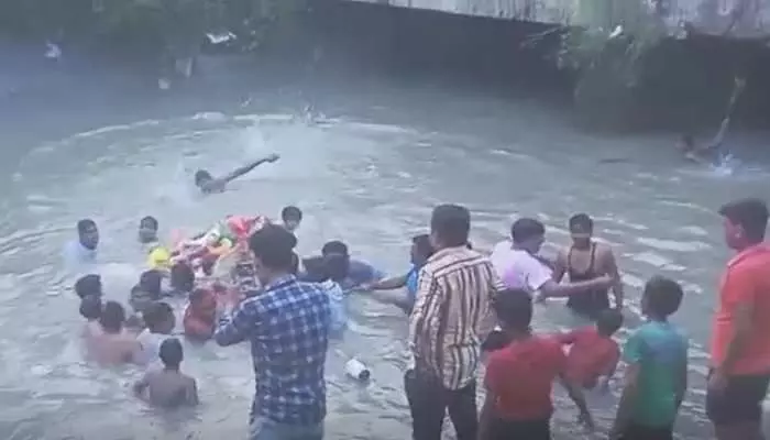 गणेश विसर्जन के दौरान यूपी -हरियाणा में 15 लोगों की डूबने से मौत: हरियाणा में 7 तो UP में 8 की गई जान
