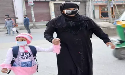 हिजाबः हिरन पर क्यों लादे घांस? हिजाबः हिरन पर क्यों लादे घांस?