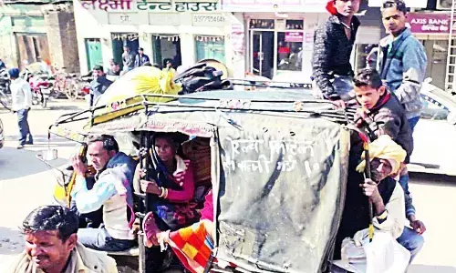 परिवहन नियमो की अनदेखी में जारी है मौत का सफर