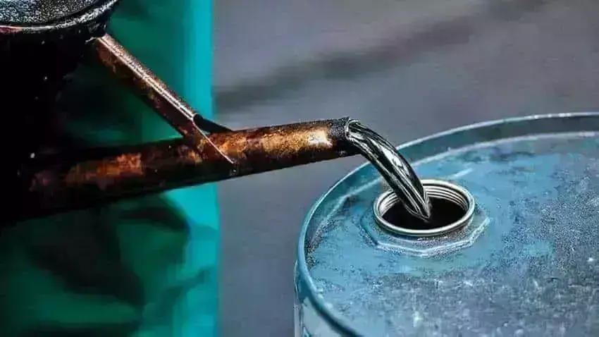 कच्चा तेल हुआ सस्ता जानिए कच्चा तेल हुआ सस्ता जानिए