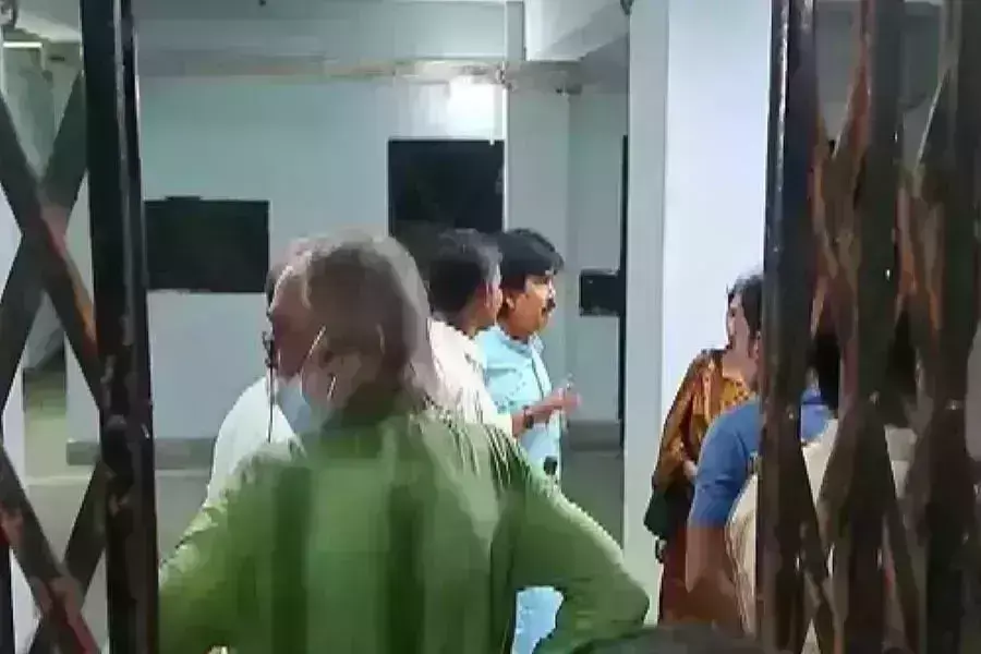 राजद पूर्व एमएलसी अनवर अहमद के बेटे अफसर अहमद को पुलिस ने किया गिरफ्तार,डीएसपी से बदसलूकी के मामले मे हुआ गिरफ्तार राजद पूर्व एमएलसी अनवर अहमद के बेटे अफसर अहमद को पुलिस ने किया गिरफ्तार,डीएसपी से बदसलूकी के मामले मे हुआ गिरफ्तार