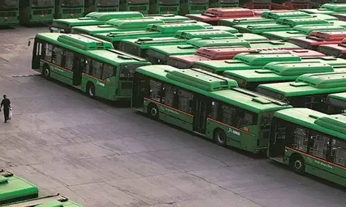 DTC Bus Procurement: दिल्ली में 1000 डीटीसी बसों की खरीद में हुए भ्रष्टाचार पर बड़ा एक्शन, उपराज्यपाल ने दिए CBI जांच के आदेश