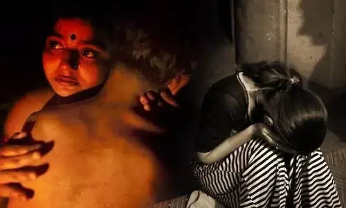 आईपीएस अधिकारी की टीम ने स्पा सेंटर में  9 लड़कियां और 7 लड़के गिरफ्तार आईपीएस अधिकारी की टीम ने स्पा सेंटर में  9 लड़कियां और 7 लड़के गिरफ्तार