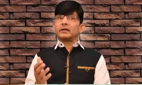 जमानत पर छूटे KRK का दावा : जेल में सिर्फ पानी के सहारे रहा जिंदा, 10 दिन में कम हुआ 10Kg वजन जमानत पर छूटे KRK का दावा : जेल में सिर्फ पानी के सहारे रहा जिंदा, 10 दिन में कम हुआ 10Kg वजन