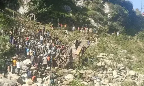 जम्मू-कश्मीर में दर्दनाक हादसा, पुंछ में मिनी बस खाई में गिरी, 11 की मौत, 25 घायल