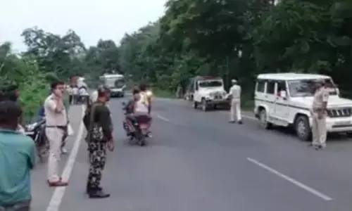 Begusarai Breaking News : बेगूसराय फायरिंग मामले में पुलिस की बड़ी कार्रवाई, लापरवाही के लिए 7 पुलिसकर्मी सस्पेंड Begusarai Breaking News : बेगूसराय फायरिंग मामले में पुलिस की बड़ी कार्रवाई, लापरवाही के लिए 7 पुलिसकर्मी सस्पेंड