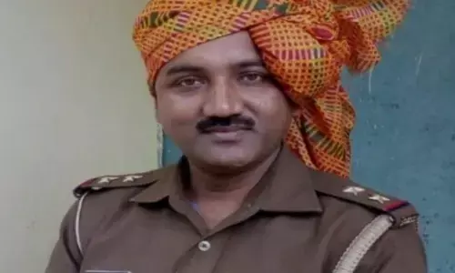 यूपी पुलिस के इंस्पेक्टर का शव फांसी के फंदे पर लटका मिला, पुलिस महकमे में हड़कंप