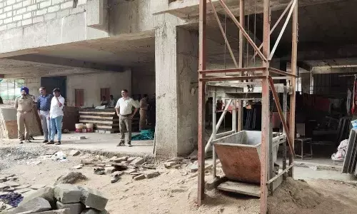 Ahmedabad News: अहमदाबाद में निर्माणाधीन इमारत की लिफ्ट गिरी, 7 लोगों की दर्दनाक मौत Ahmedabad News: अहमदाबाद में निर्माणाधीन इमारत की लिफ्ट गिरी, 7 लोगों की दर्दनाक मौत