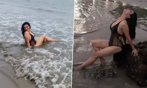 Flora Saini Sexy Video Photo: Gandii Baat सीरीज की बोल्ड एक्ट्रेस Flora Saini की लेटेस्ट तस्वीरों ने मचाया कोहराम Flora Saini Sexy Video Photo: Gandii Baat सीरीज की बोल्ड एक्ट्रेस Flora Saini की लेटेस्ट तस्वीरों ने मचाया कोहराम