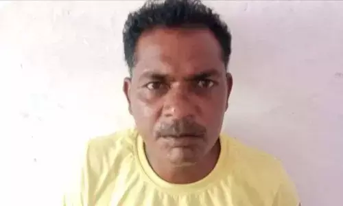 सड़ी मिठाई देने की शिकायत पर पहले दुकानदार ने जाति सूचक गालियाँ देते हुए पीटा जब पुलिस से शिकायत की तो पुलिस ने भी पीटा और कर दिया चालान सड़ी मिठाई देने की शिकायत पर पहले दुकानदार ने जाति सूचक गालियाँ देते हुए पीटा जब पुलिस से शिकायत की तो पुलिस ने भी पीटा और कर दिया चालान