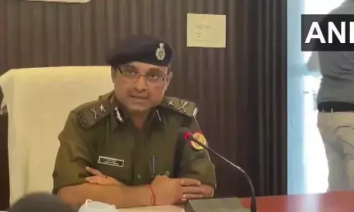 рдХрдиреНрдиреМрдЬ рдкрд╣реБрдВрдЪреЗ рдЖрдЗрдЬреА рд░реЗрдВрдЬ рдкреНрд░рд╢рд╛рдВрдд рдХреБрдорд╛рд░ рдиреЗ рдЖрдЬ рдкреБрд▓рд┐рд╕ рд▓рд╛рдЗрди рдореЗрдВ рдирд╡рдирд┐рд░реНрдорд┐рдд рд╕рднрд╛рдЧрд╛рд░ рдХрд╛ рд▓реЛрдХрд╛рд░реНрдкрдг рдХрд┐рдпрд╛ рдХрдиреНрдиреМрдЬ рдкрд╣реБрдВрдЪреЗ рдЖрдЗрдЬреА рд░реЗрдВрдЬ рдкреНрд░рд╢рд╛рдВрдд рдХреБрдорд╛рд░ рдиреЗ рдЖрдЬ рдкреБрд▓рд┐рд╕ рд▓рд╛рдЗрди рдореЗрдВ рдирд╡рдирд┐рд░реНрдорд┐рдд рд╕рднрд╛рдЧрд╛рд░ рдХрд╛ рд▓реЛрдХрд╛рд░реНрдкрдг рдХрд┐рдпрд╛