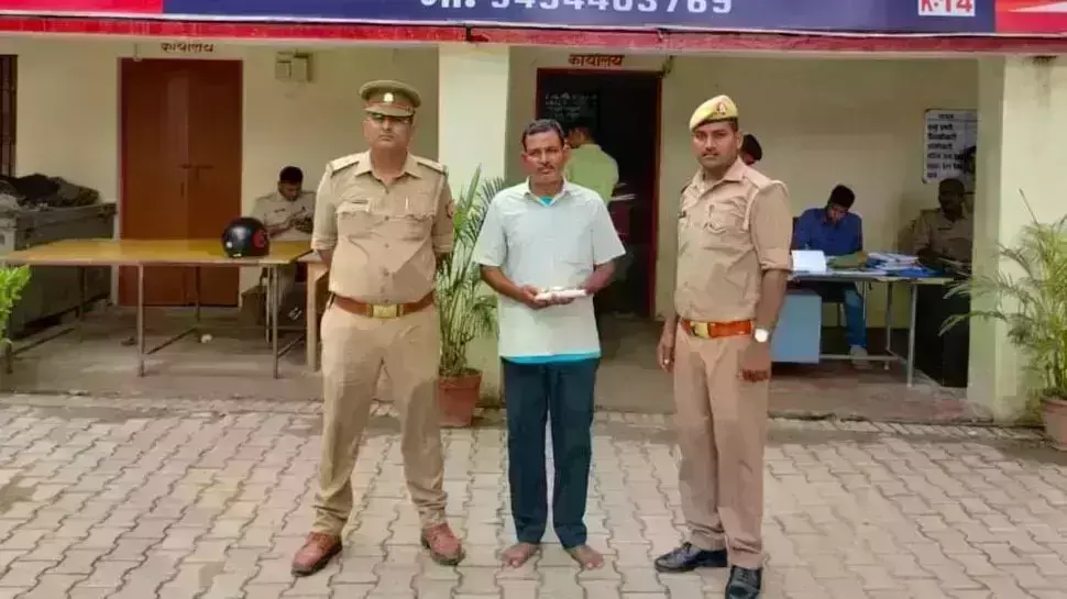 पिता ने पढाई करने के लिए बेटे को डांटा तो नाराज बेटे ने पिता के पास अबैध तमंचा होने की जानकारी दी,पुलिस ने आरोपी पिता को किया गिरफ्तार पिता ने पढाई करने के लिए बेटे को डांटा तो नाराज बेटे ने पिता के पास अबैध तमंचा होने की जानकारी दी,पुलिस ने आरोपी पिता को किया गिरफ्तार
