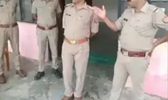 рдШрд░ рдореЗ рдШреБрд╕рдХрд░ рдЫреЗрдбрдЫрд╛рдб рдХрд╛ рдпреБрд╡рддреА рдиреЗ рдХрд┐рдпрд╛ рд╡рд┐рд░реЛрдз рддреЛ рдордирдЪрд▓реЛрдВ рдиреЗ рдкреАрдЯ-рдкреАрдЯрдХрд░ рдЙрддрд╛рд░рд╛ рдореМрдд рдХреЗ рдШрд╛рдЯ рдШрд░ рдореЗ рдШреБрд╕рдХрд░ рдЫреЗрдбрдЫрд╛рдб рдХрд╛ рдпреБрд╡рддреА рдиреЗ рдХрд┐рдпрд╛ рд╡рд┐рд░реЛрдз рддреЛ рдордирдЪрд▓реЛрдВ рдиреЗ рдкреАрдЯ-рдкреАрдЯрдХрд░ рдЙрддрд╛рд░рд╛ рдореМрдд рдХреЗ рдШрд╛рдЯ