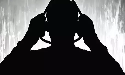 35 वर्षीय युवक का शुक्रवार सुबह घर के अंदर कमरे में छत के हुक से लटकता हुआ मिला शव 35 वर्षीय युवक का शुक्रवार सुबह घर के अंदर कमरे में छत के हुक से लटकता हुआ मिला शव