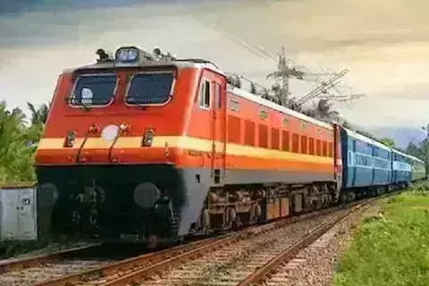 ट्रेन मे डेड बॉडी लेकर एक शख्स ने 500 किलोमीटर का किया सफर,पता चलने पर रेलवे कर्मचारियों मे मचा हडकंप,जानिए क्या है पूरा मामला ट्रेन मे डेड बॉडी लेकर एक शख्स ने 500 किलोमीटर का किया सफर,पता चलने पर रेलवे कर्मचारियों मे मचा हडकंप,जानिए क्या है पूरा मामला