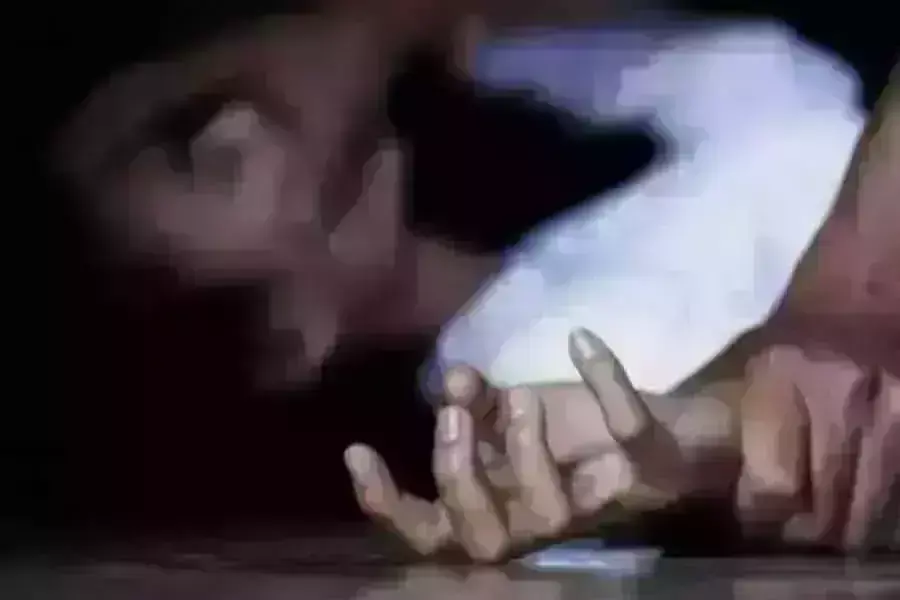 20 рд╡рд░реНрд╖реАрдп рджрд▓рд┐рдд рдпреБрд╡рддреА рдХреЗ рд╕рд╛рде рд╕рд╛рдореВрд╣рд┐рдХ рджреБрд╖реНрдХрд░реНрдо рджреЛ рдЖрд░реЛрдкреА рдЧрд┐рд░рдлреНрддрд╛рд░ 20 рд╡рд░реНрд╖реАрдп рджрд▓рд┐рдд рдпреБрд╡рддреА рдХреЗ рд╕рд╛рде рд╕рд╛рдореВрд╣рд┐рдХ рджреБрд╖реНрдХрд░реНрдо рджреЛ рдЖрд░реЛрдкреА рдЧрд┐рд░рдлреНрддрд╛рд░