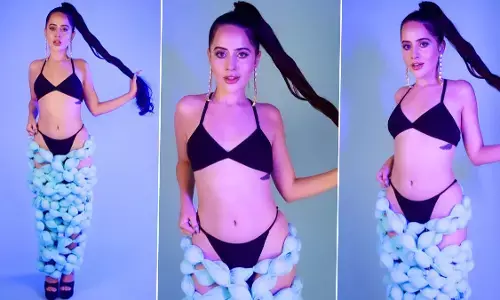 Urfi Javed Sexy Video Photos: Urfi Javed ने ब्लैक बिकनी पहन लगाया बोल्डनेस का तड़का, एक्ट्रेस की हॉटनेस आपको कर देगी मदहोश Urfi Javed Sexy Video Photos: Urfi Javed ने ब्लैक बिकनी पहन लगाया बोल्डनेस का तड़का, एक्ट्रेस की हॉटनेस आपको कर देगी मदहोश