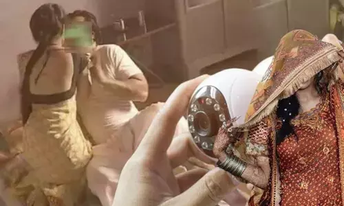 सास-ससुर के बेडरूम में बहू ने छिपाया कैमरा, वीडियो वायरल करने की धमकी देकर ले उड़ी 2 करोड़ रुपए सास-ससुर के बेडरूम में बहू ने छिपाया कैमरा, वीडियो वायरल करने की धमकी देकर ले उड़ी 2 करोड़ रुपए