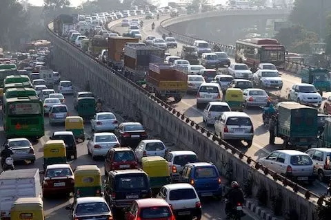 बड़ी खुशखबरी: दिल्ली-NCR आने-जाने वाली बस, कैब और ऑटो के लिए अब सिंगल टैक्स, कम होगा किराया