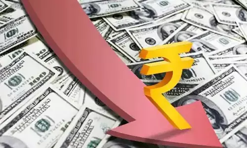Rupee vs Dollar: अब तक के सबसे निचले स्तर पर पहुंचा रुपया, एक डॉलर की कीमत बढ़कर हुई 80.73 रुपये Rupee vs Dollar: अब तक के सबसे निचले स्तर पर पहुंचा रुपया, एक डॉलर की कीमत बढ़कर हुई 80.73 रुपये