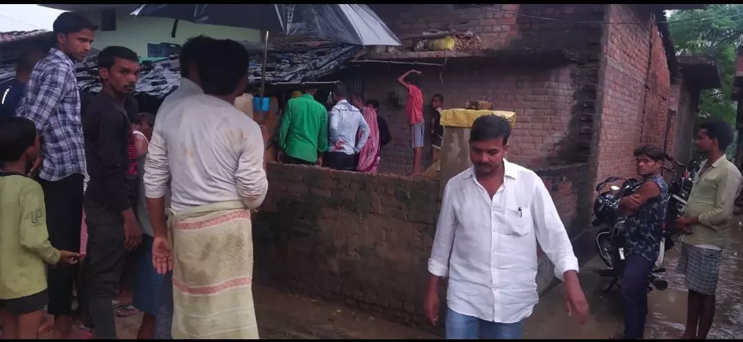 आकाशीय बिजली की चपेट में आए दो सगे भाई एक की मौत दूसरा गंभीर घायल आकाशीय बिजली की चपेट में आए दो सगे भाई एक की मौत दूसरा गंभीर घायल
