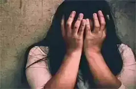 इस्टाग्राम पर हुई दोस्ती फिर मुलाकात के बाद विवाहिता से रेप इस्टाग्राम पर हुई दोस्ती फिर मुलाकात के बाद विवाहिता से रेप