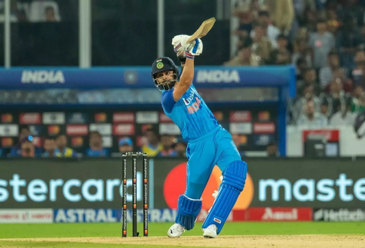 INDvAUS Final T20I : रोमांचक मैच में आखिरी ओवर में जीता भारत, ऑस्ट्रेलिया को टी-20 सीरीज में 2-1 से रौंदा
